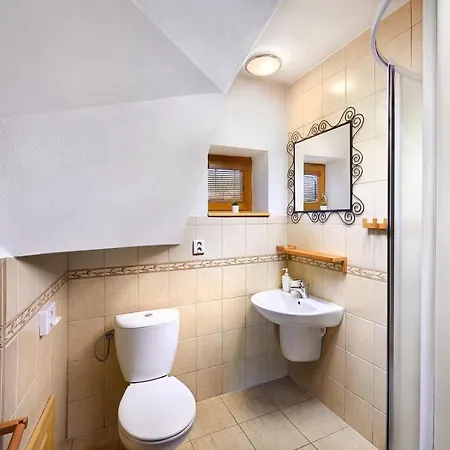 Goral 山林小屋 *